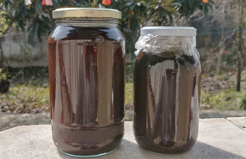 رب انارمحلی گیلان اورگانیک خلوص صددرصد از انار محلی گیلان. بدون رقیب در رب انارهای موجود در بازار