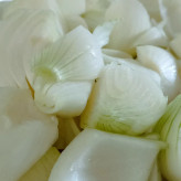 پیاز سرخ شده نیمه آماده کاملاخانگی باهنردستان بانوان گیلانی آماده شده