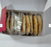 کلوچه فومن: دلچسبترین شیرینی شمالی معرفی کلوچه فومن کلوچه فومن یکی از معروفترین و خوشمزهترین شیرینیهای سنتی ایرانی است