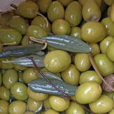 زیتون کنسروی: طعمی خاص و سالم زیتون کنسروی یکی از محصولات محبوب در آشپزی و تغذیه سالم است