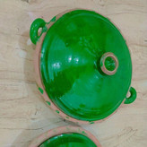 گمج یک ظرف سفالی خاص و سنتی است که در نواحی شمالی ایران، بهویژه گیلان، استفاده میشود